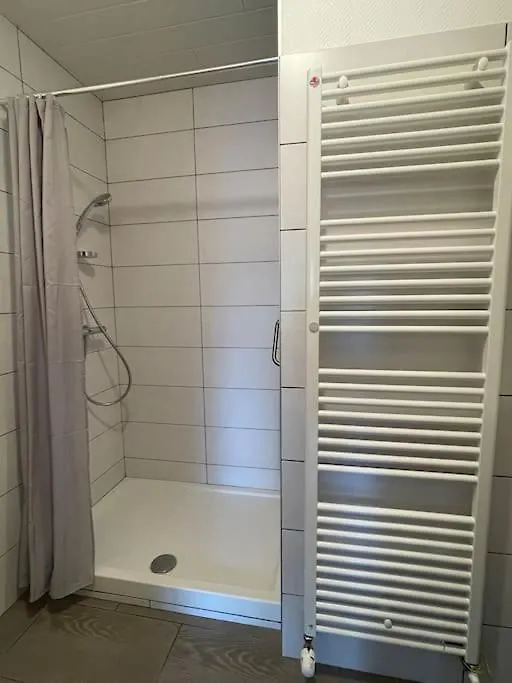 Holiday home Les Lys De Rosie - Maison Familiale De Plain Pied Campagne Boisset-les-Montrond
